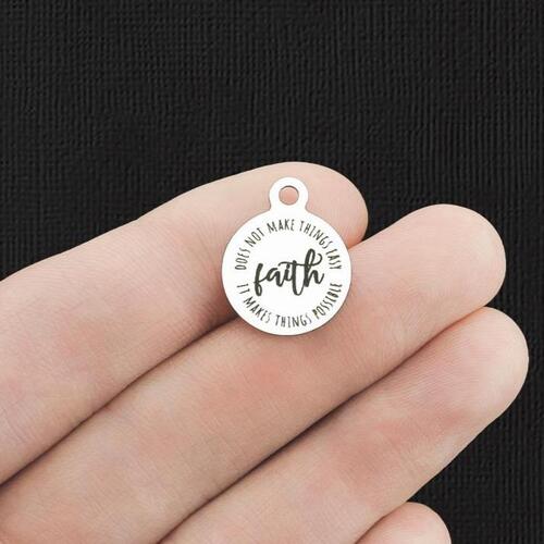 Petites breloques rondes Faith en acier inoxydable - ne rend pas les choses faciles, elles les rendent possibles - BFS002-5915