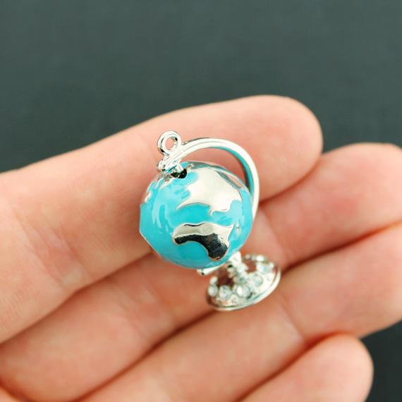 Charm 3D en émail argenté Globe - E326