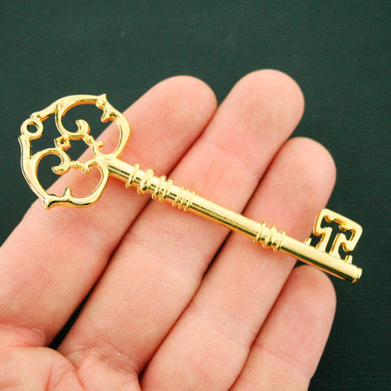 Key Gold Tone Charm 2 Sided - GC1132