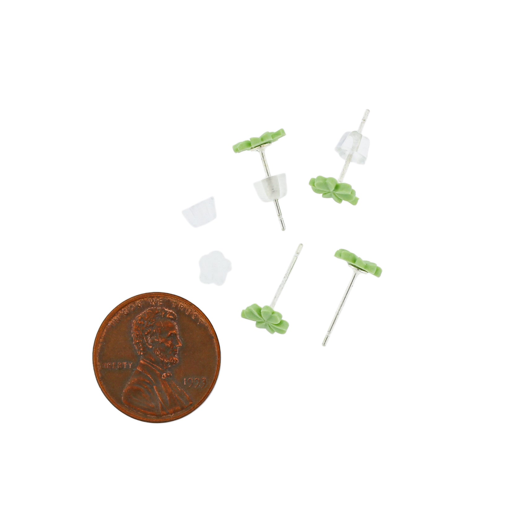 Boucles d'oreilles en porcelaine - clous de trèfle vert - 8 mm x 6 mm - 2 pièces 1 paire - ER626