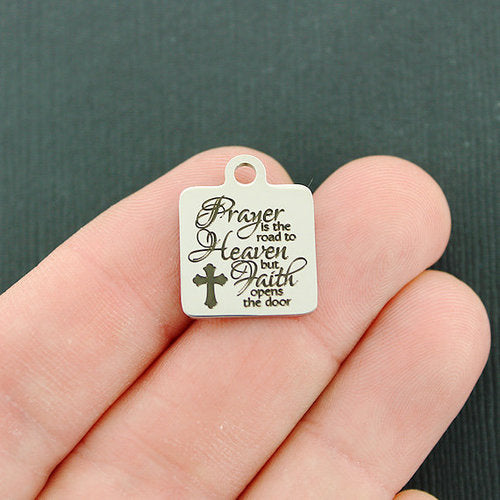 Breloques en acier inoxydable de prière - est la route vers le ciel mais la foi ouvre la porte - BFS013-4363