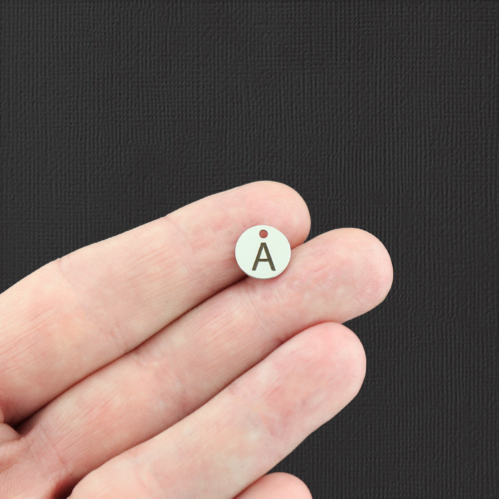 Ensemble de Charms Alphabet en Acier Inoxydable - Rond 10mm - Alphabet Majuscule - ALPHA3700BFS