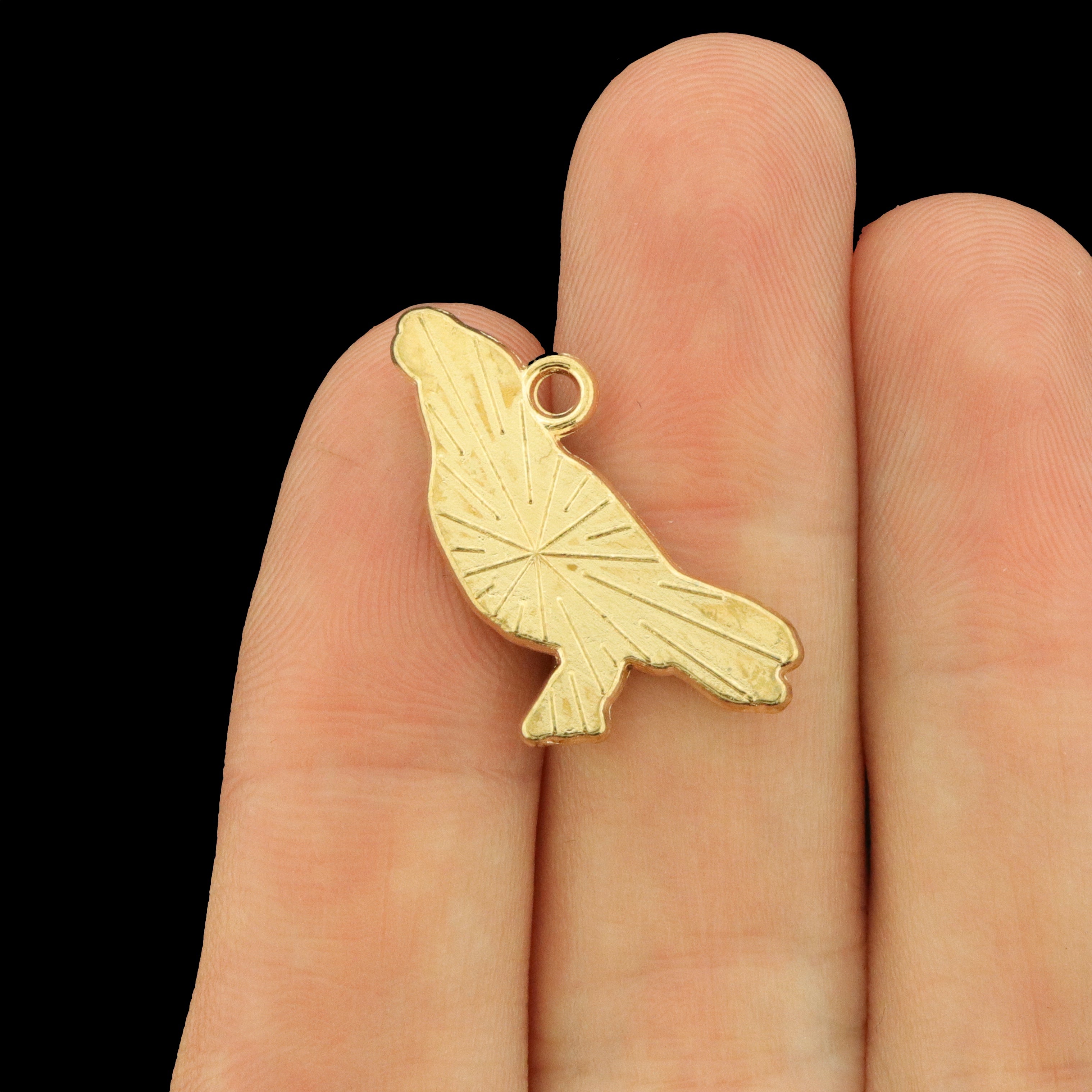 10 Squawking Crow Gold Tone Enamel Charms - Raven - E800