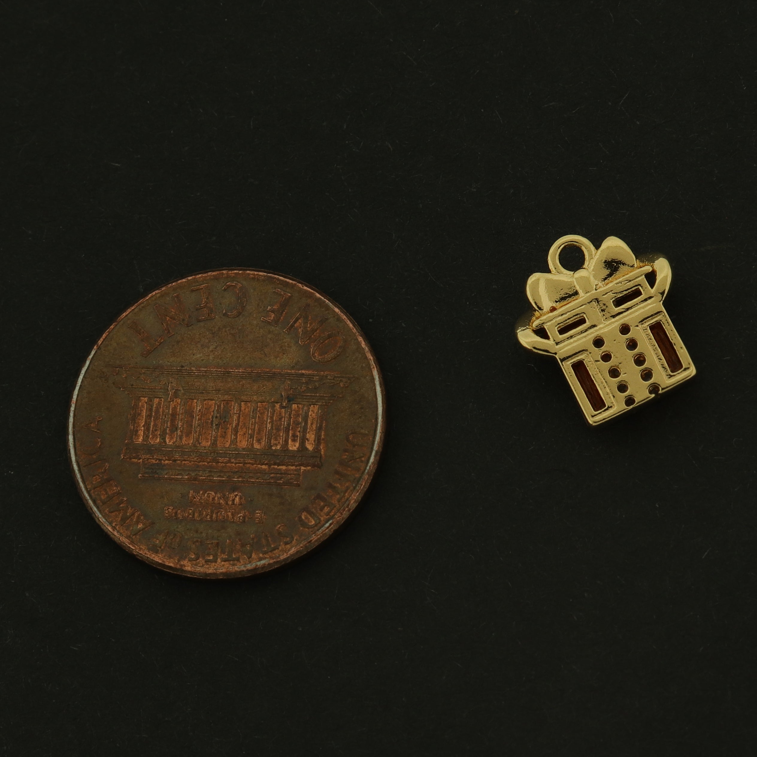 14k Present Charm - Christmas Pendant - 14k Gold Plated - GLD852