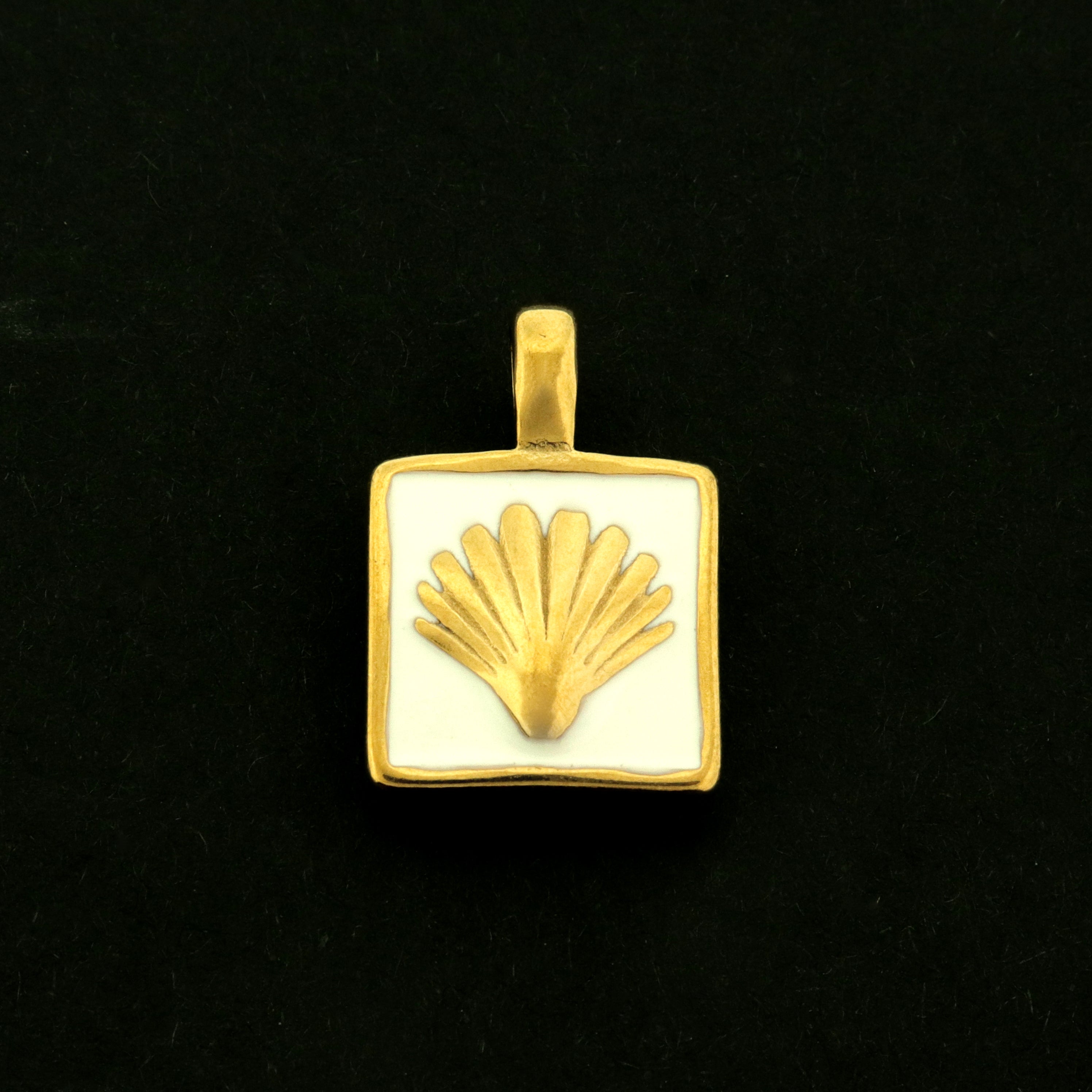 18k Shell Charm - Ocean Pendant - 18k Plated Stainless Steel - GLD1206