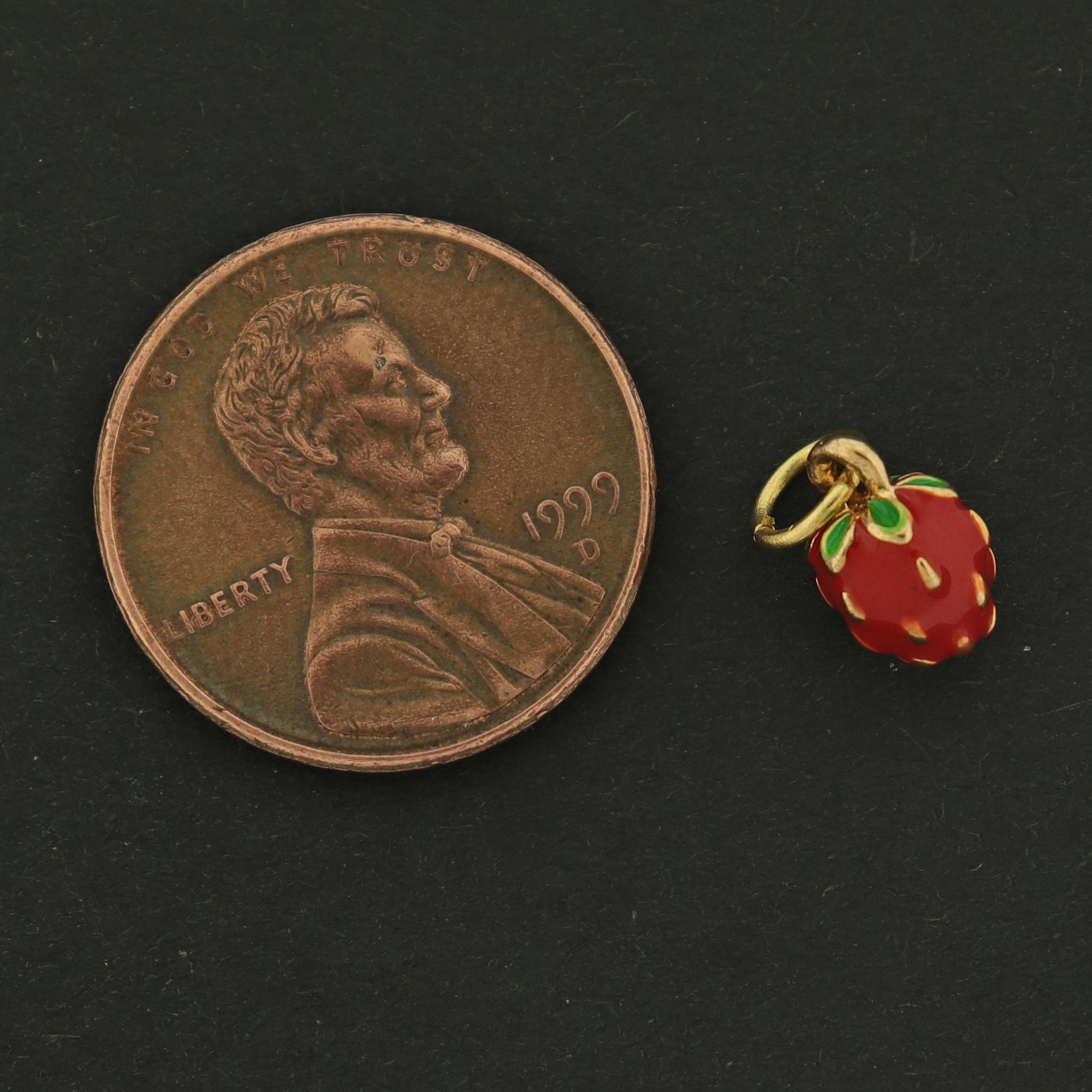 18k Strawberry Charm - Fruit Pendant - 18k Gold Plated - GLD668