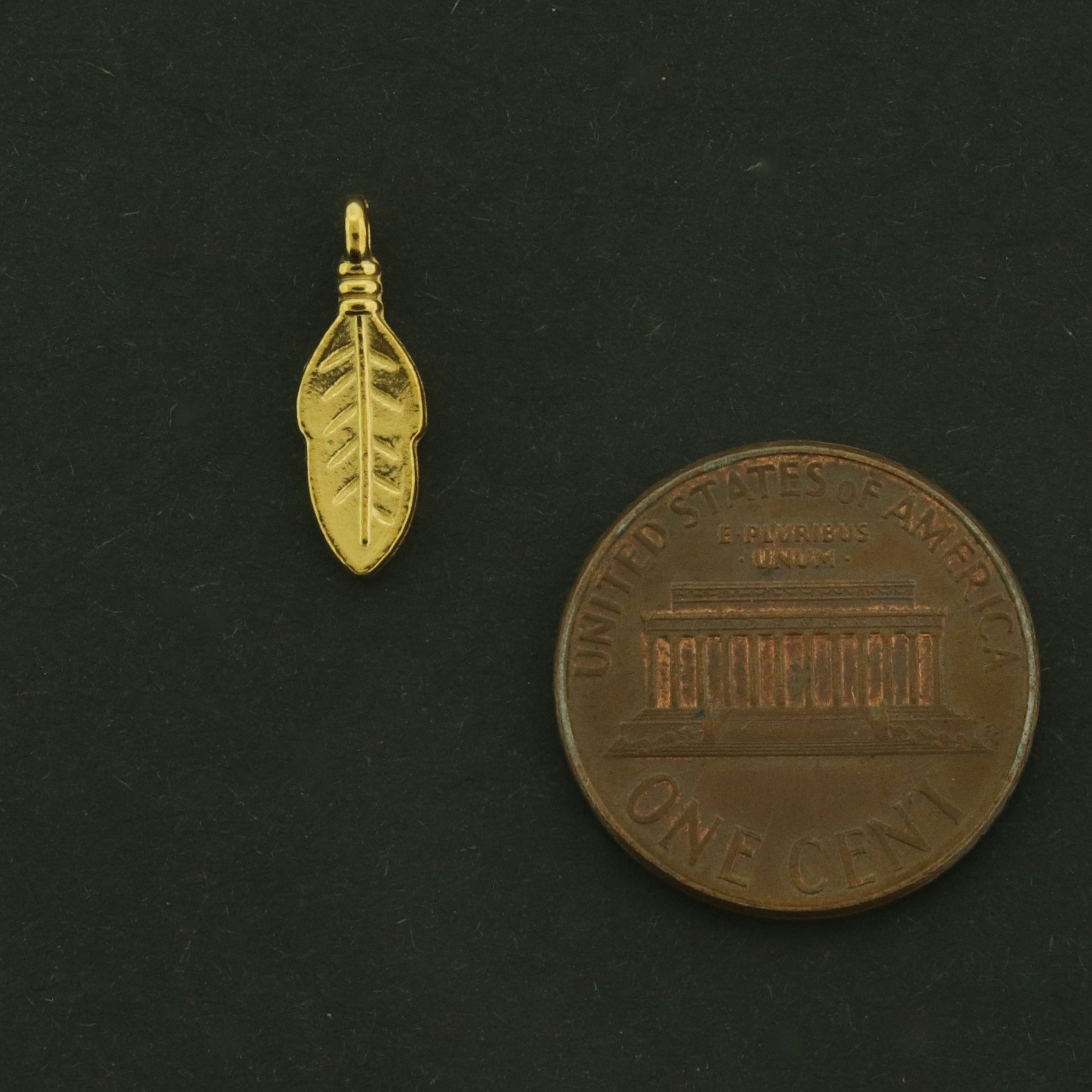 2 Feather Charms - 18k Gold Plated Stainless Steel - GLD1087