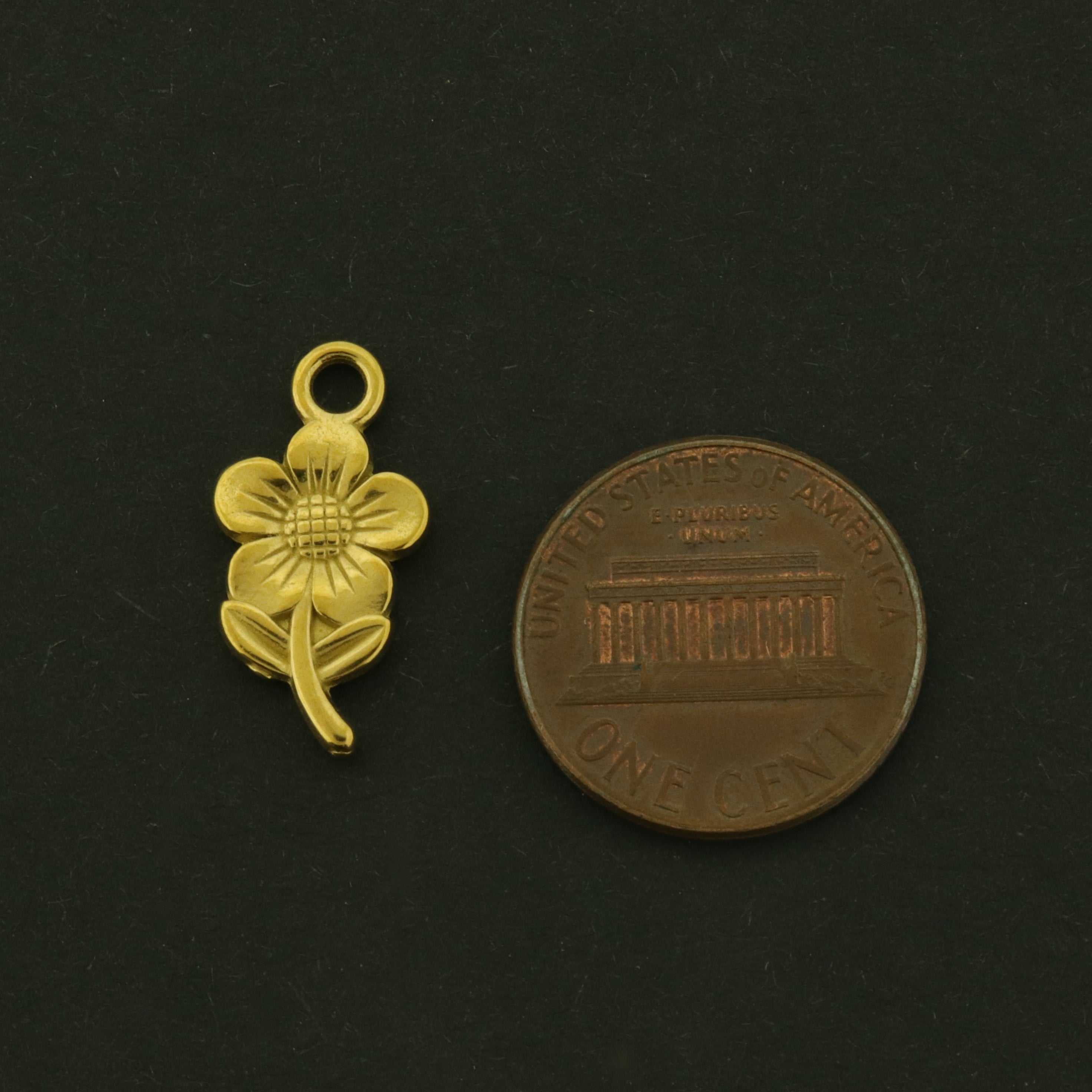 2 Flower Charms - 18k Gold Plated Stainless Steel - GLD1081