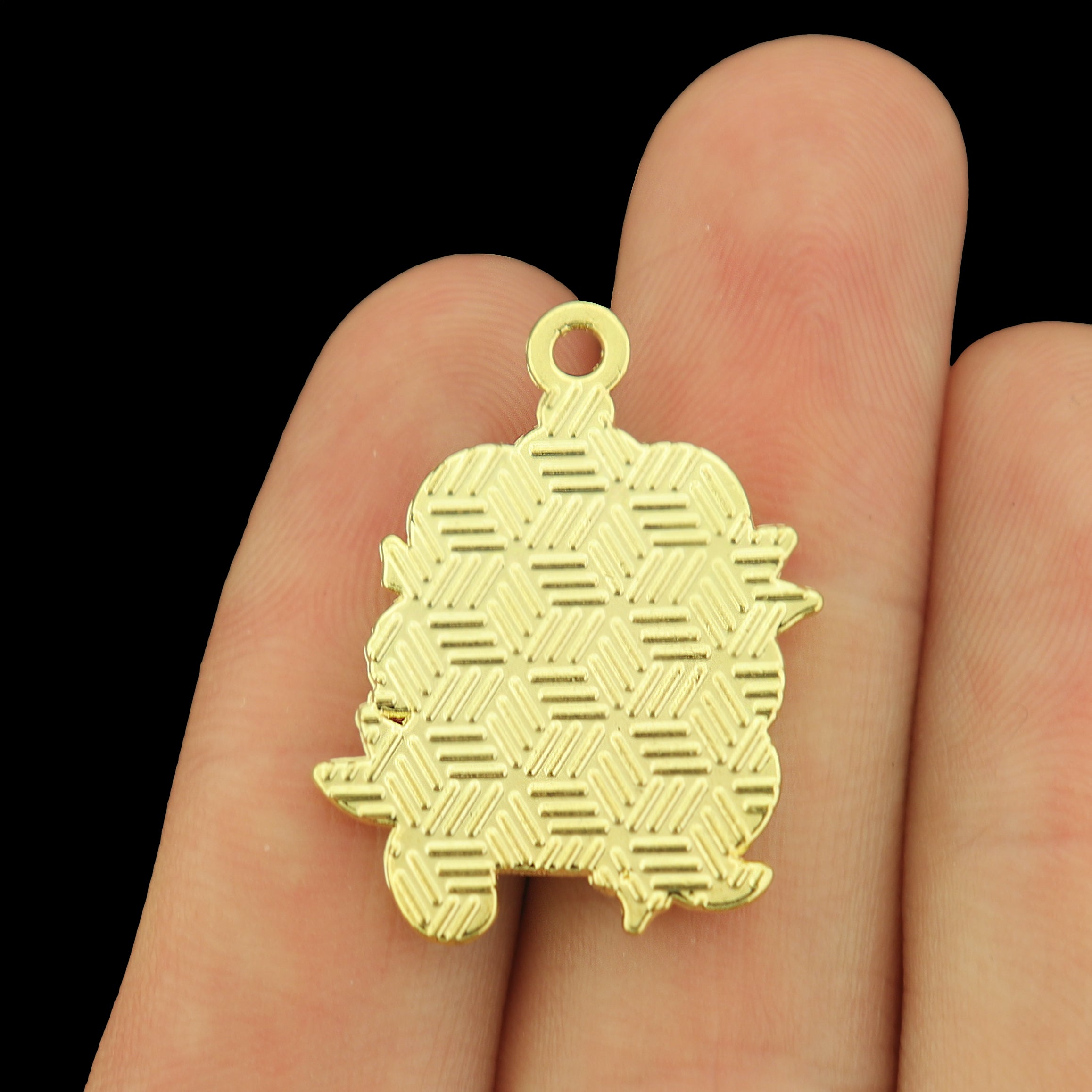 2 Mama is a Queen Gold Tone Enamel Charms - E680