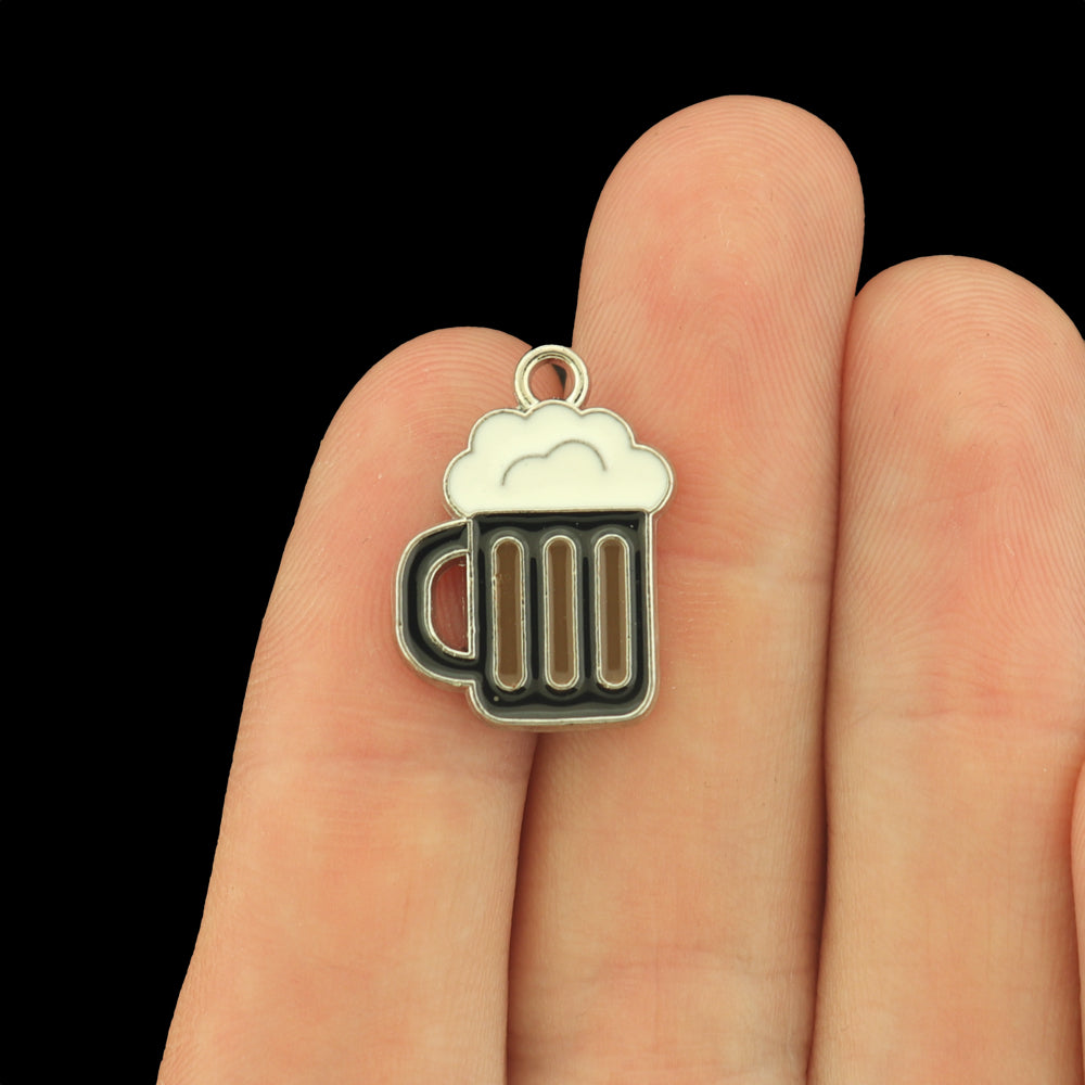 4 breloques chope de bière en émail doré - E897