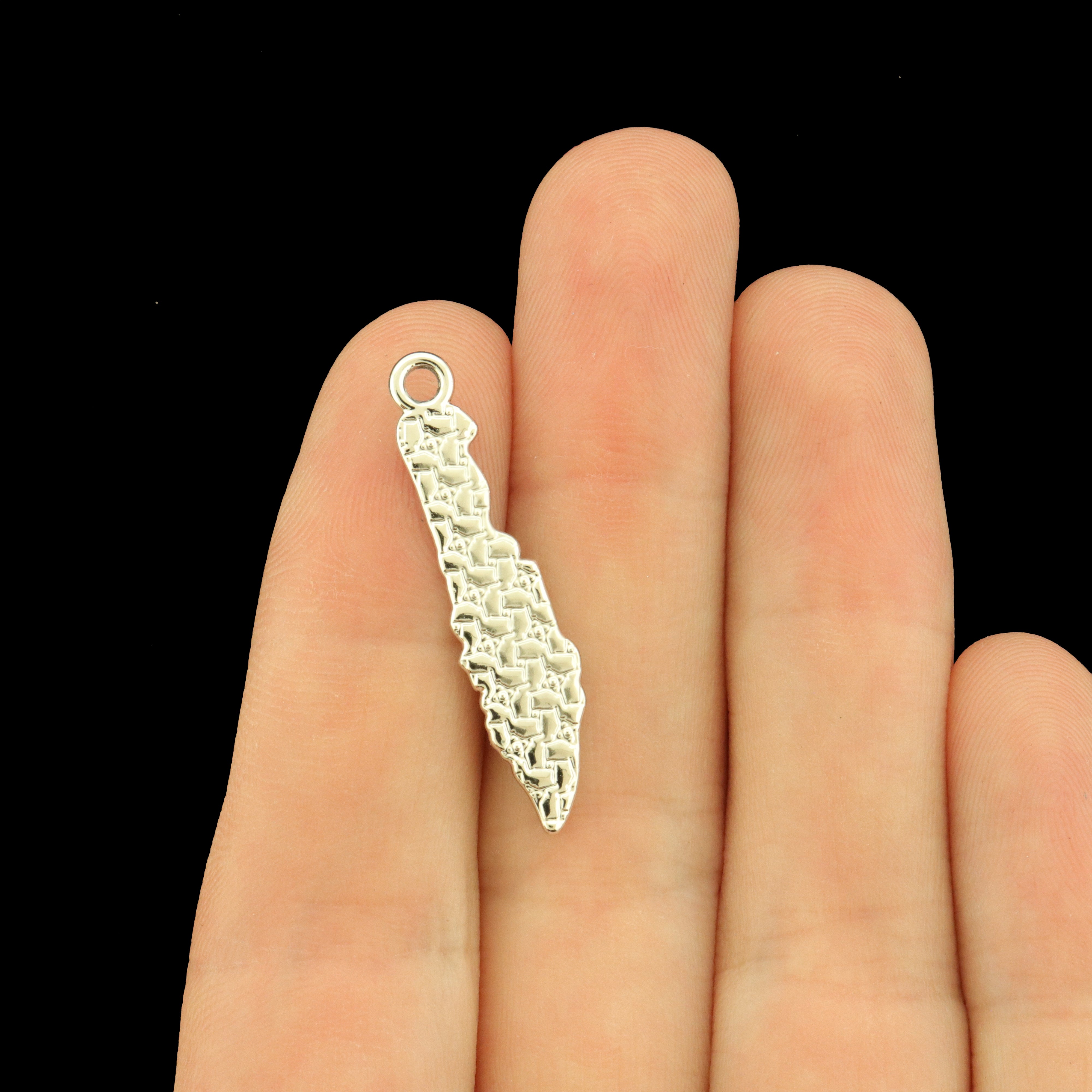 4 Knife Halloween Enamel Charms - Skull Design - E407