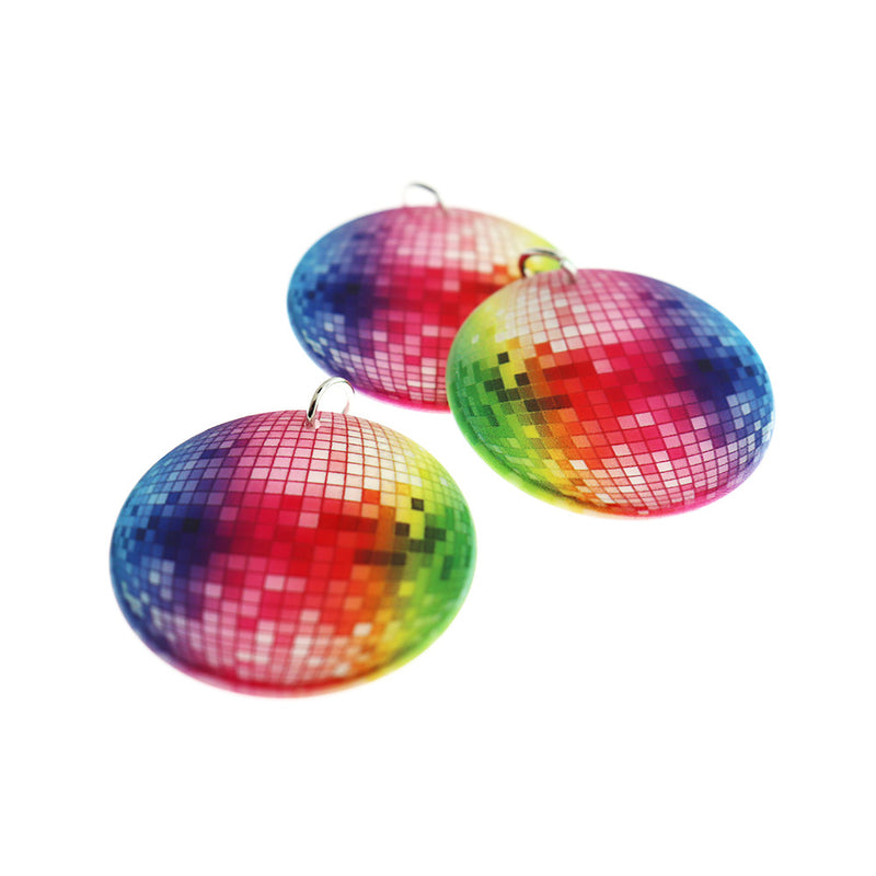 2 breloques en acrylique boule disco arc-en-ciel - K141