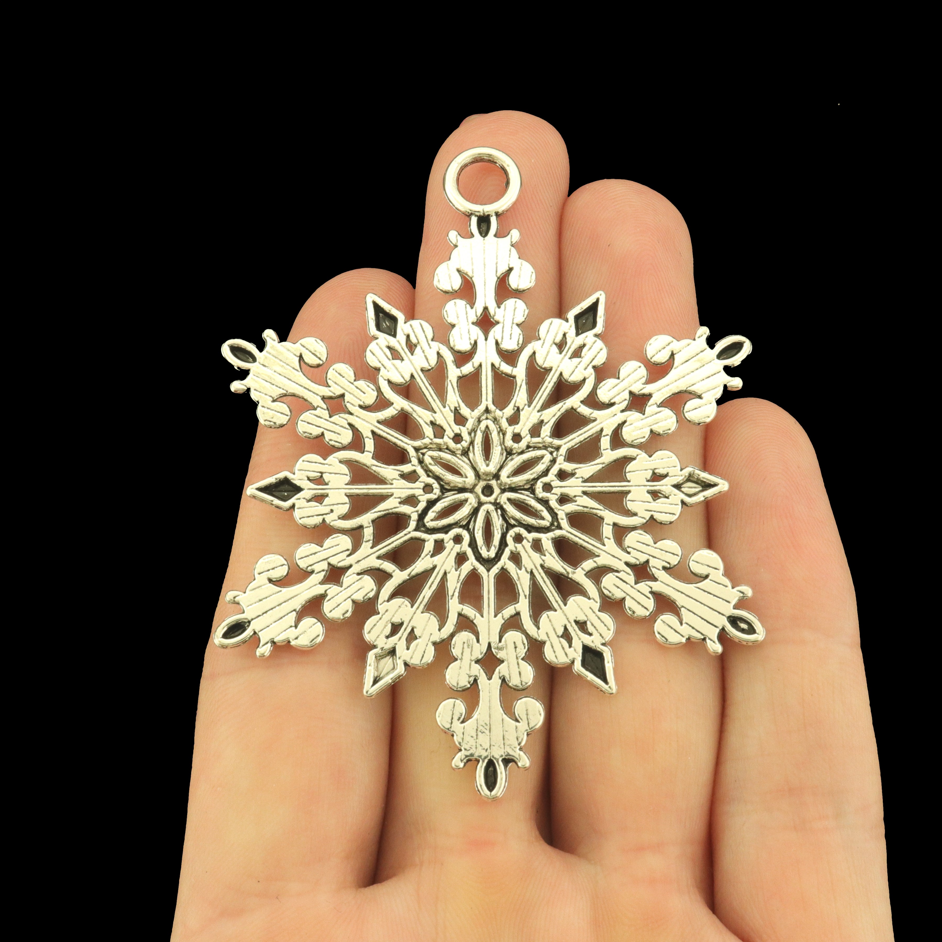 Snowflake Antique Pewter Silver Tone Charms - SC7907