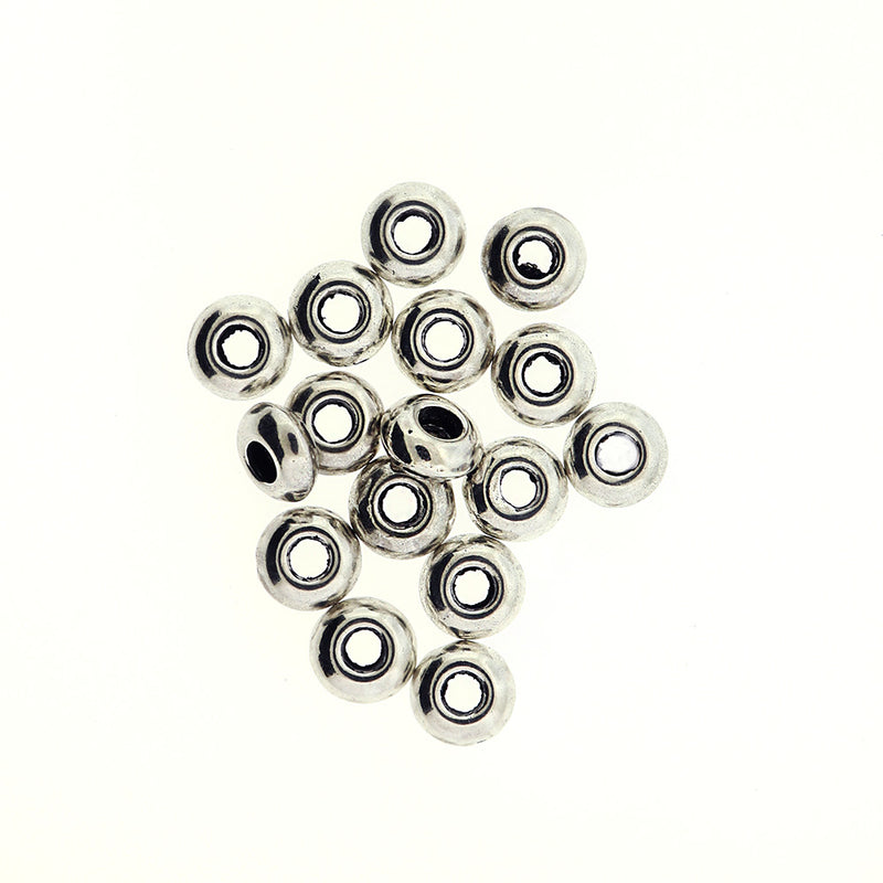 Perles d'espacement rondes plates 8 mm x 4 mm - ton argent antique - 50 perles - SC3548
