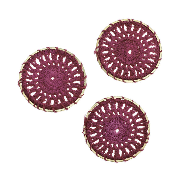 4 Fuchsia Woven Lace Gold Tone Pendants - TSP218-G