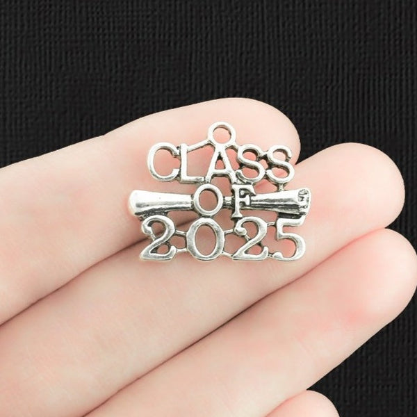 5 classe de 2025 Diplôme Antique Silver Tone Charms - SC1889