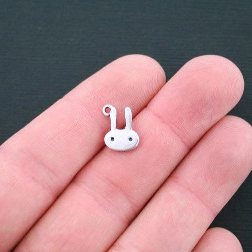 10 breloques argentées antiques de lapin - SC1735