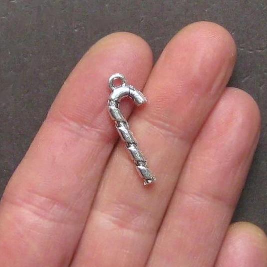 10 breloques argentées antiques en forme de canne en bonbon 3D - XC011