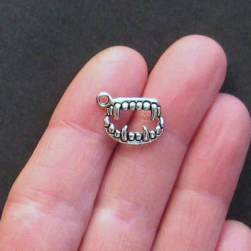 10 Fangs Antique Silver Tone Charms - SC862