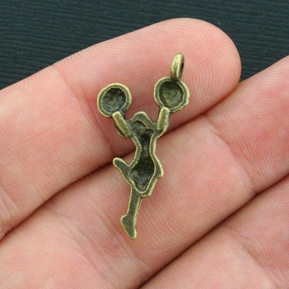 10 breloques de ton bronze antique de pom-pom girl - BC1086