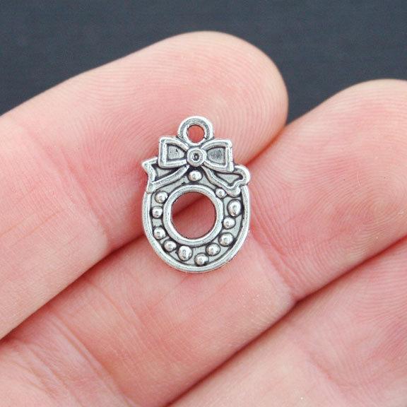 SALE 10 Christmas Wreath Antique Silver Tone Charms - XC092