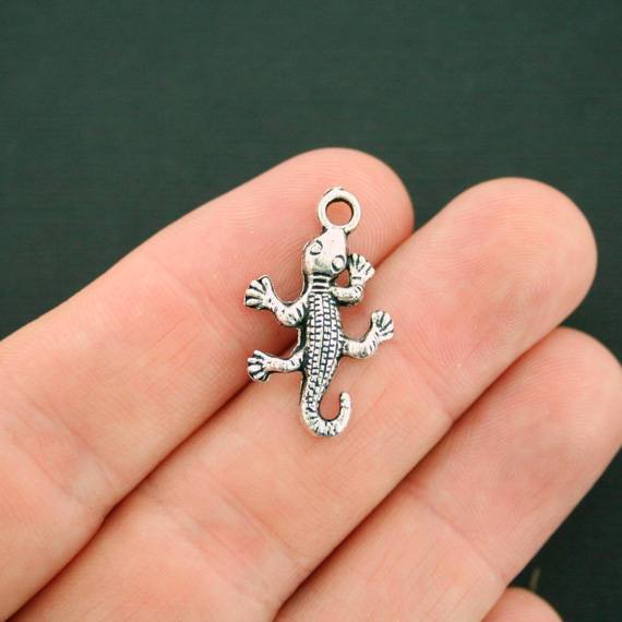 10 Gecko Lizard Antique Silver Tone Charms - SC219