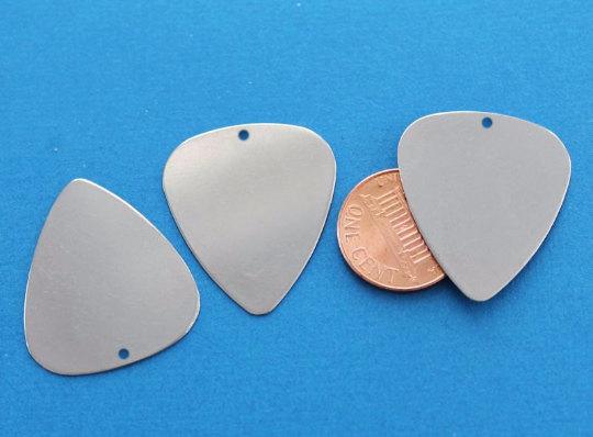 Guitar Pick Stamping Blanks - Stainless Steel - 26mm x 30mm - 10 Tags - MT130