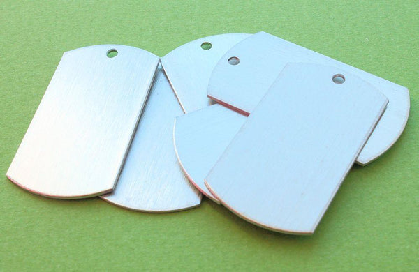Ébauches d'estampage Dog Tag - Aluminium brossé argenté - 50,8 mm x 27,9 mm - 10 étiquettes - MT095