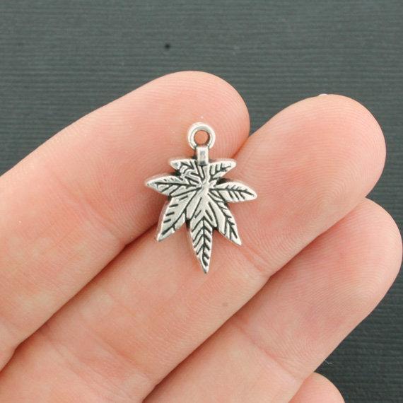 10 Weed Leaf Antique Silver Ton Charms - SC1070