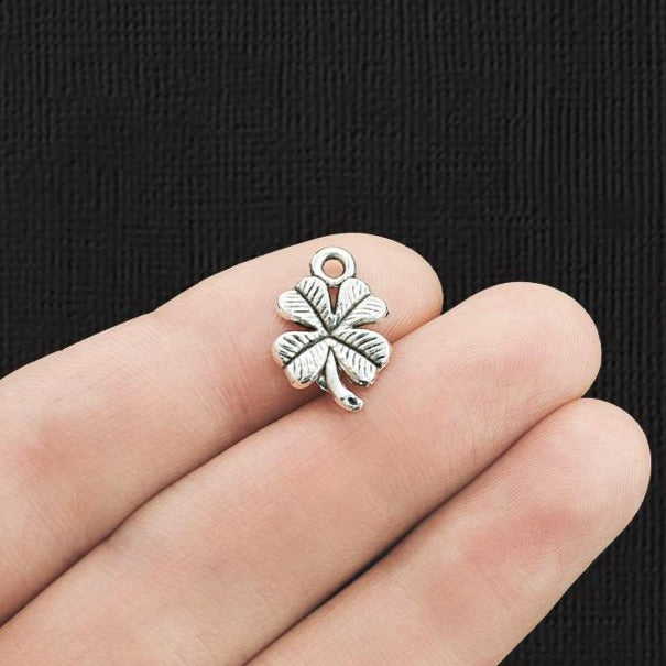 15 breloques argentées antiques de trèfle - SC1596