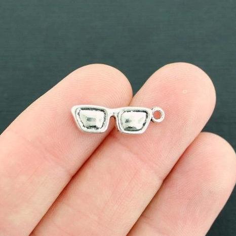 15 Sunglasses Antique Silver Tone Charms - SC4394