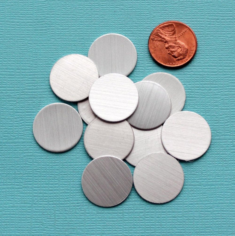 Circle Stamping Blanks - Silver Tone Aluminum - 19mm - 15 Tags - MT291