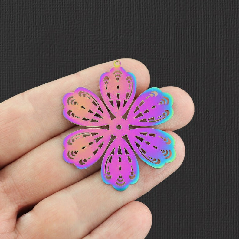 2 breloques en acier inoxydable plaqué arc-en-ciel fleur en filigrane - SSP144