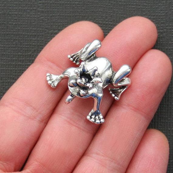 2 breloques ton argent antique prince grenouille 3D - SC2525