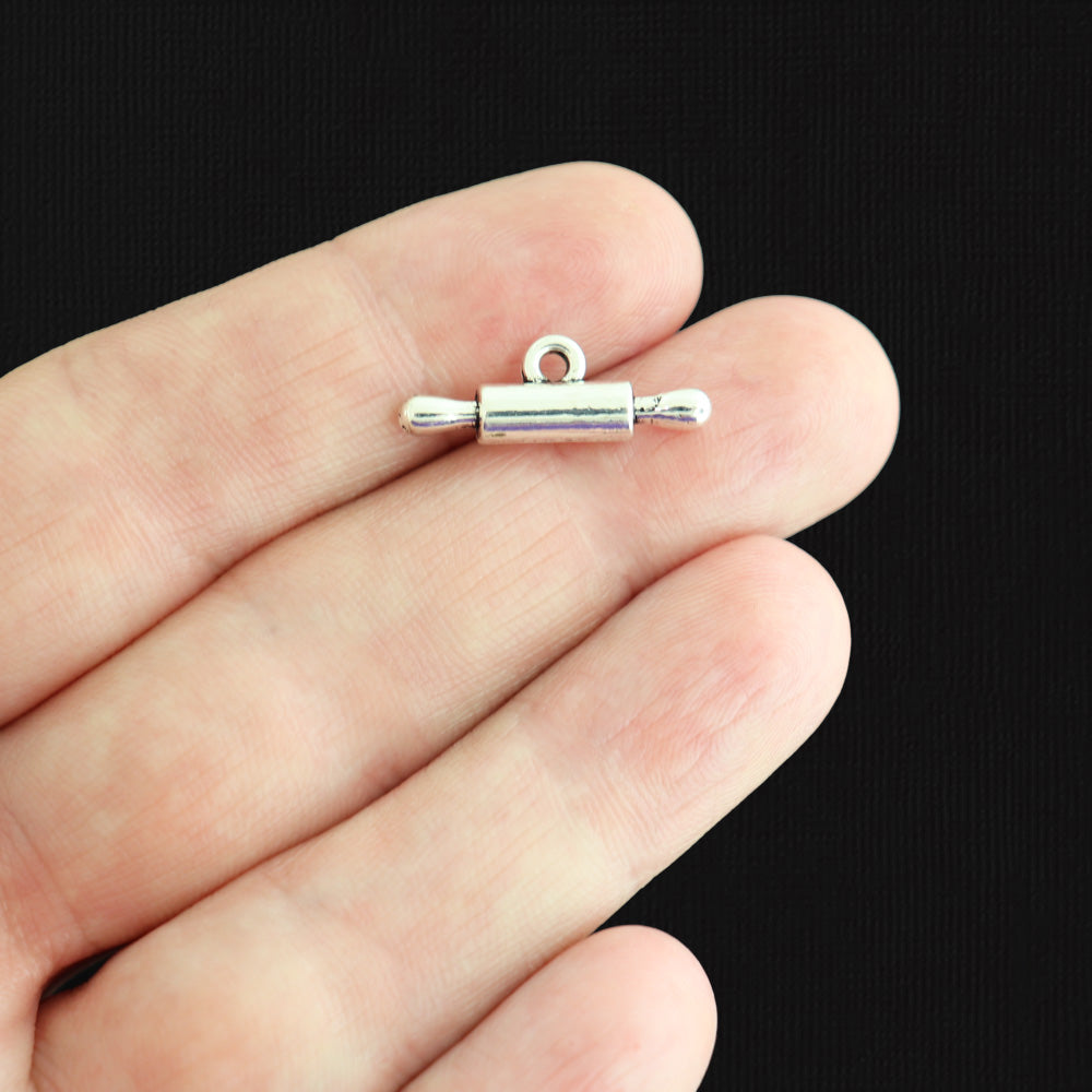 2 breloques de ton argent antique de rouleau à pâtisserie 2 faces - SC789