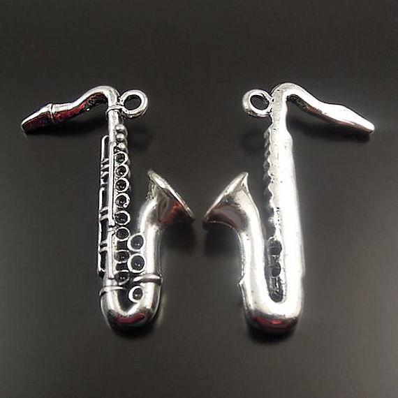 2  Saxophone Antique Silver Tone Charms 3D - SC1542