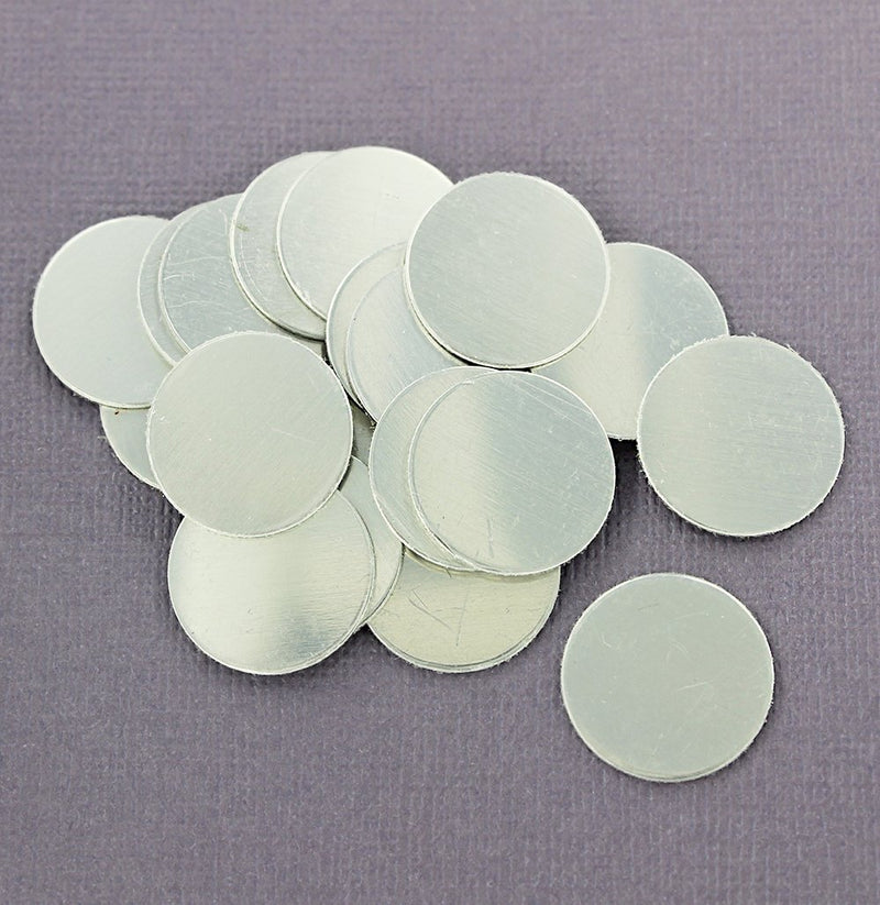 Circle Stamping Blanks - Silver Tone Aluminum - 19mm - 20 Tags - MT147