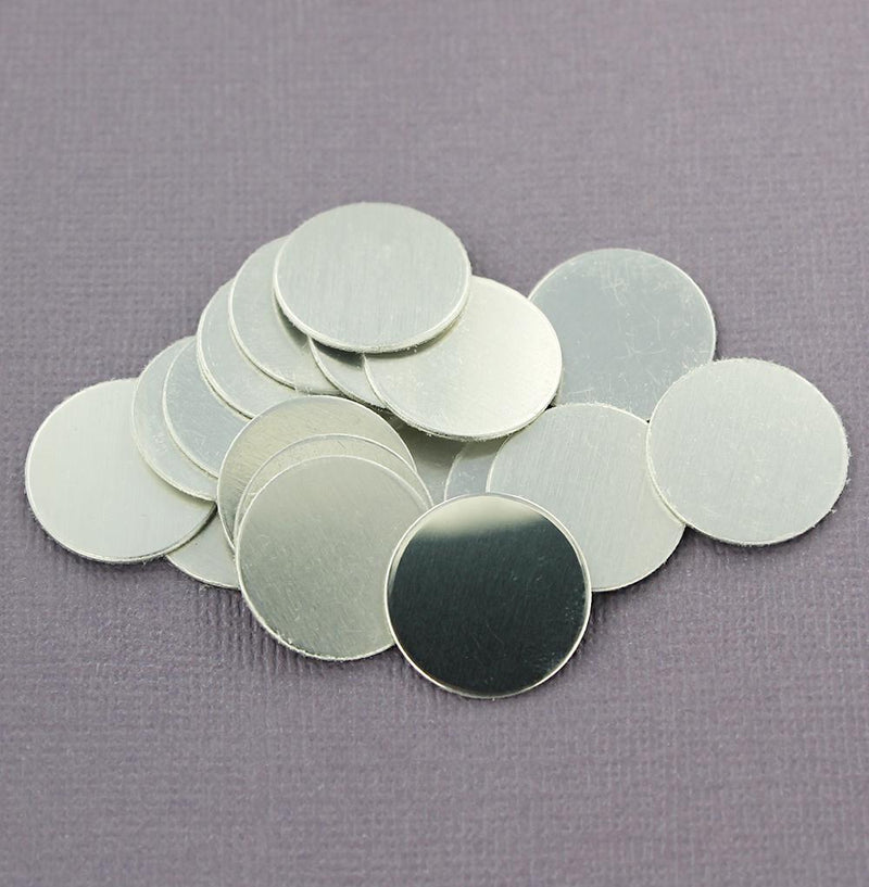 Circle Stamping Blanks - Silver Tone Aluminum - 19mm - 20 Tags - MT147