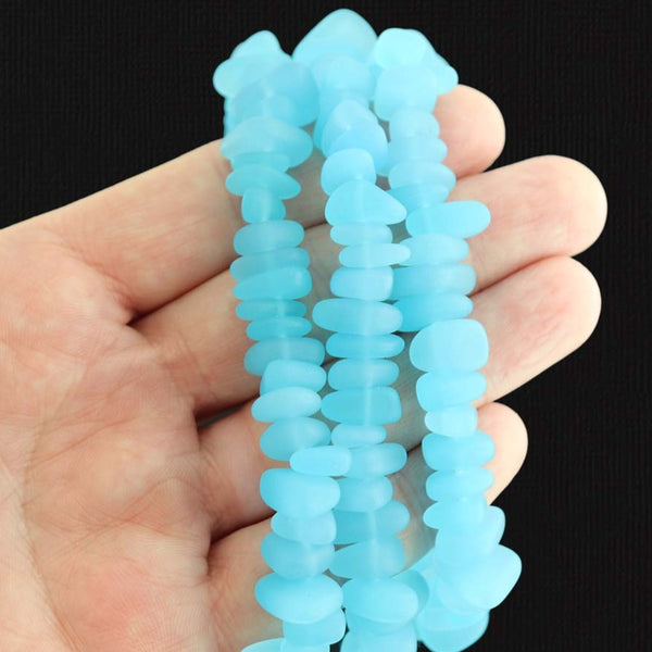 Perles de verre de mer de culture pépite 9 mm x 6 mm - Bleu clair - 1 rang 47 perles - U030