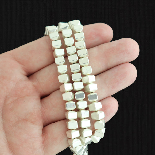 Cube Hématite Perles 6mm x 6mm - Argent - 1 Rang 70 Perles - BD1184