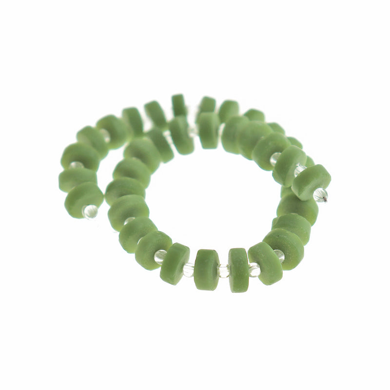 Perles de verre de mer de culture Heishi 9 mm x 6 mm - Vert olive - 1 rang 36 perles - U164