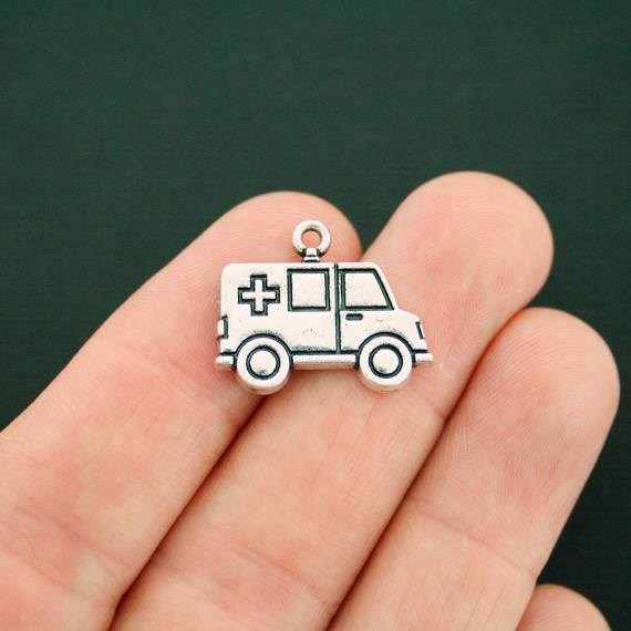 4 breloques argentées antiques d'ambulance - SC7371