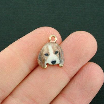 4 breloques chien en émail doré - E617