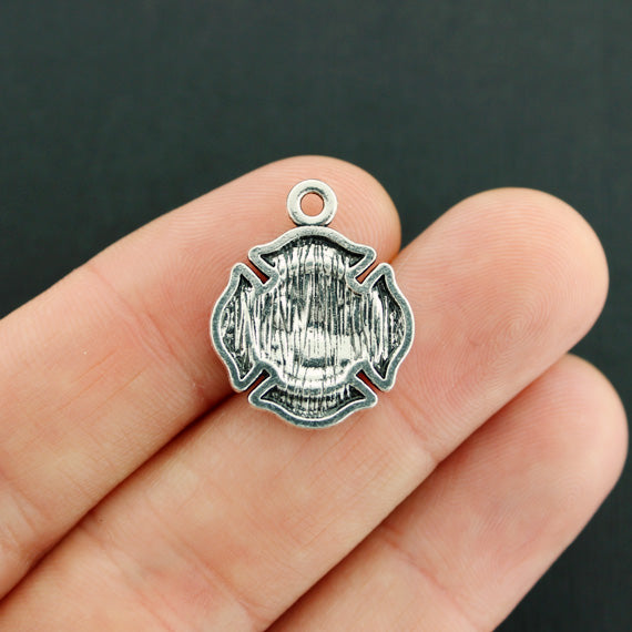 4 breloques argentées antiques de pompier - SC7922