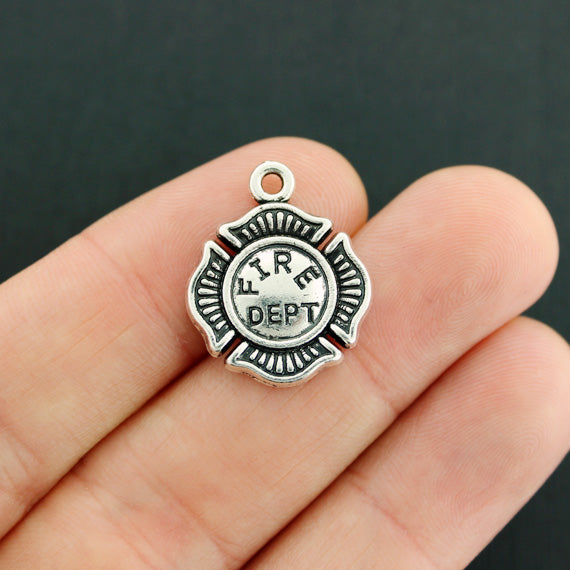 4 breloques argentées antiques de pompier - SC7922