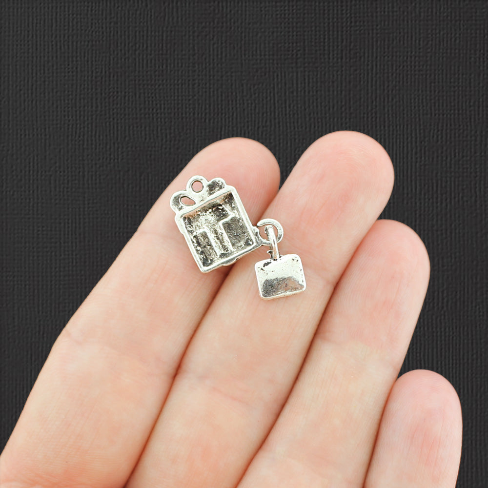 4 breloques de ton argent antique cadeau - SC1681