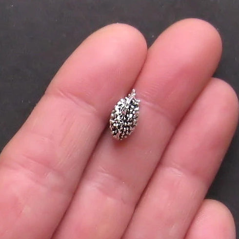 4 charmes de ton argent antique hérisson 3D - SC816