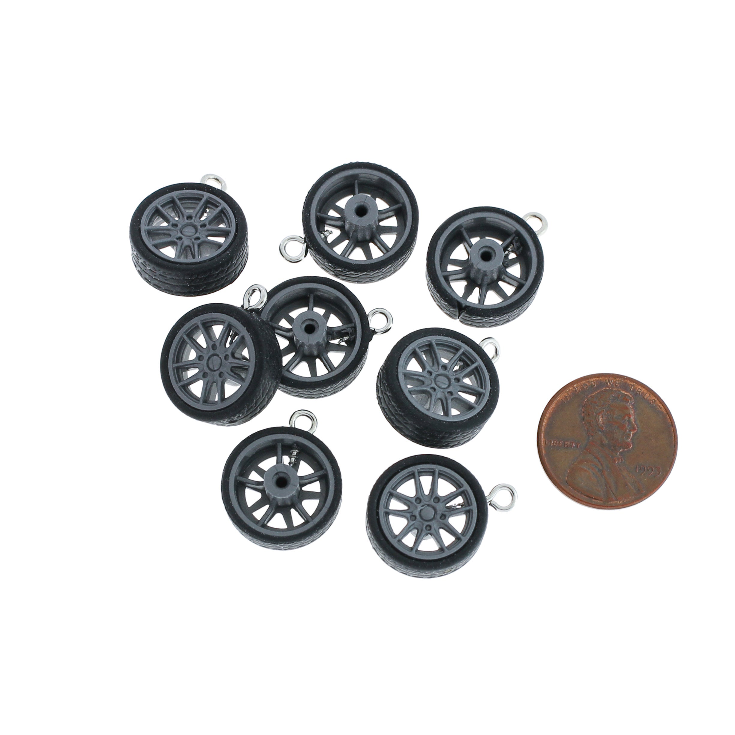 4 breloques en résine de pneu - K150