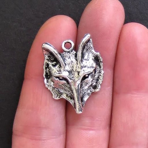 4 breloques argentées antiques de loup - SC570