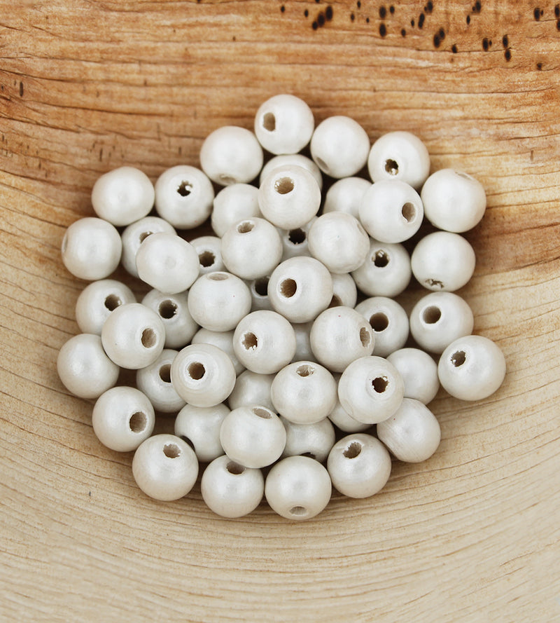 50 Perles en Bois 8mm Peintes - Blanc Doux avec une Finition Perle - BD1557